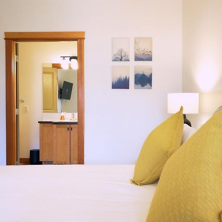 Апартаменты Mtn View Escape With King Size Bed With Outdoor Pool - Banff Pass Included! Канмор Экстерьер фото