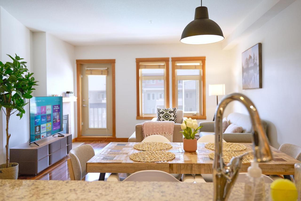 Апартаменты Mtn View Escape With King Size Bed With Outdoor Pool - Banff Pass Included! Канмор Экстерьер фото