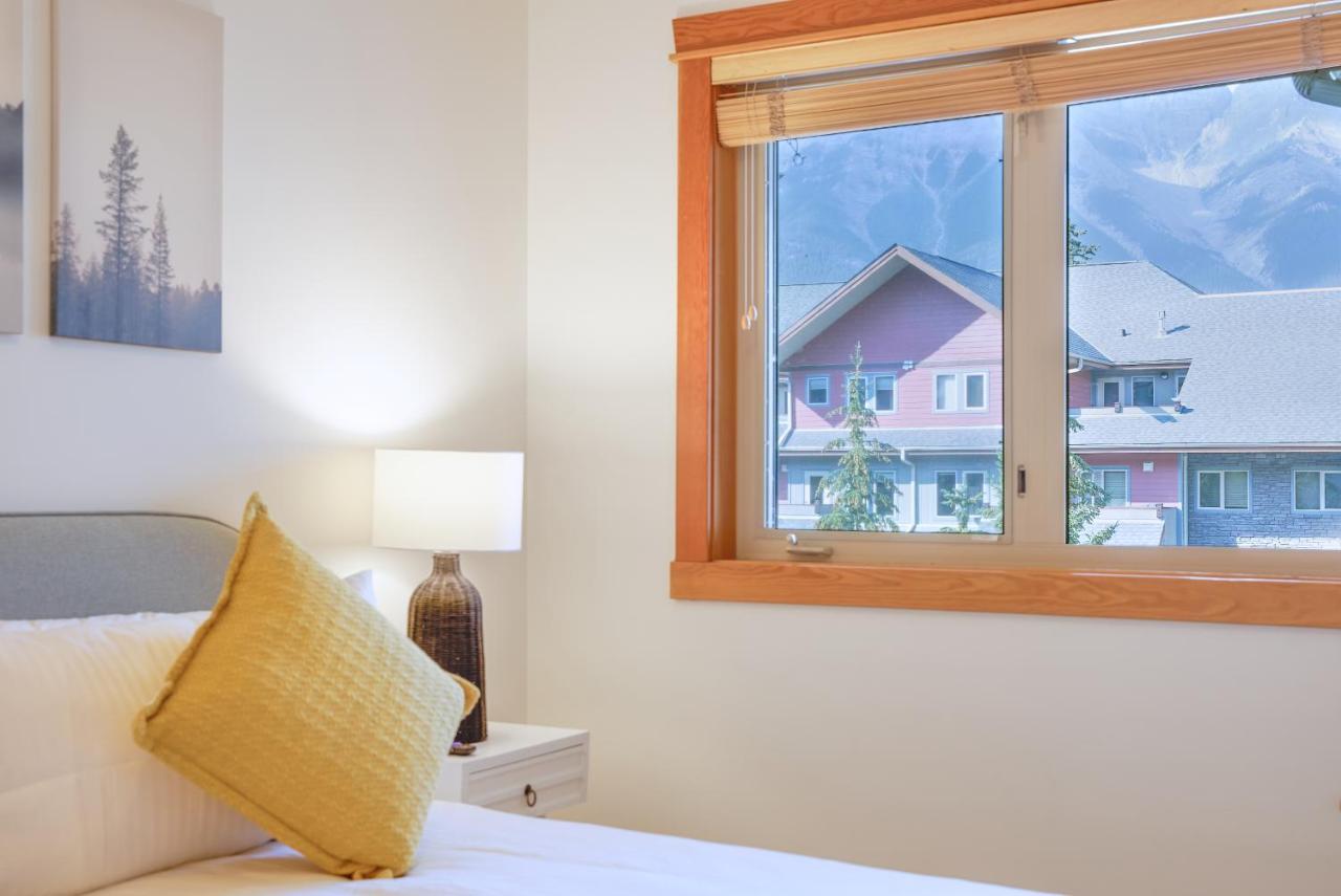 Апартаменты Mtn View Escape With King Size Bed With Outdoor Pool - Banff Pass Included! Канмор Экстерьер фото