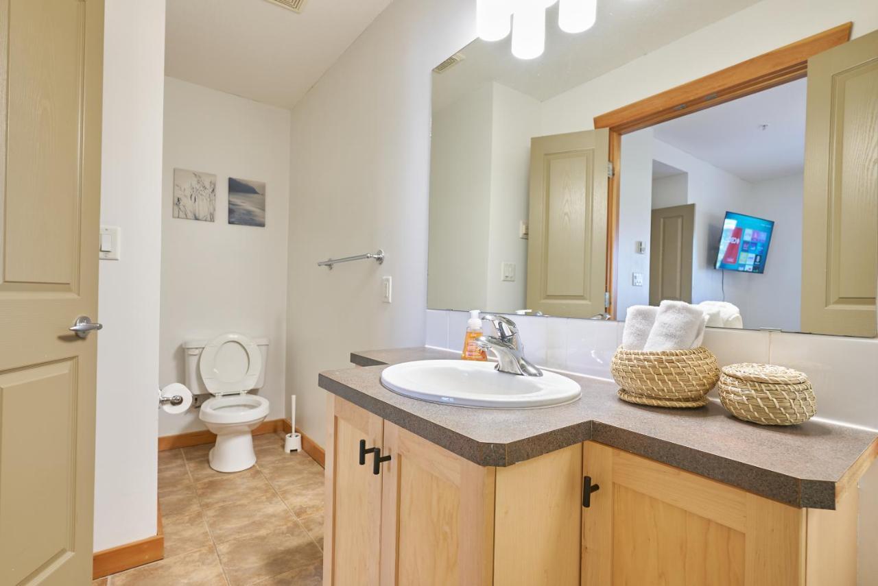 Апартаменты Mtn View Escape With King Size Bed With Outdoor Pool - Banff Pass Included! Канмор Экстерьер фото