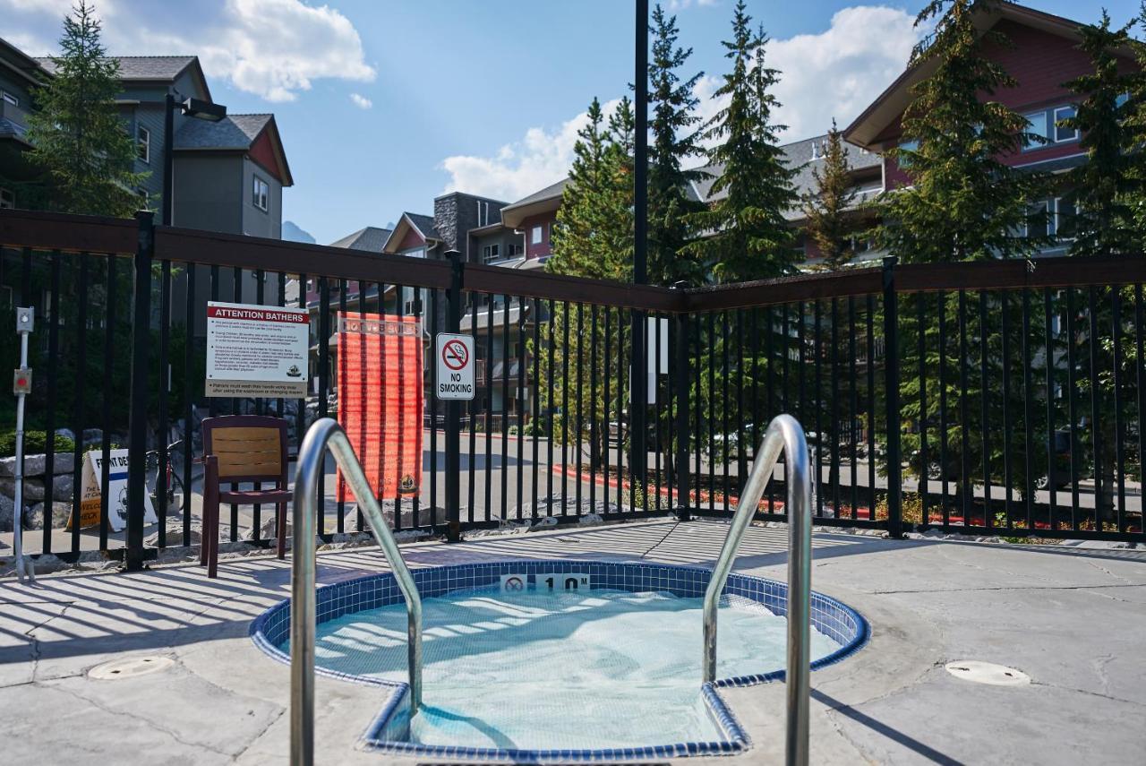 Апартаменты Mtn View Escape With King Size Bed With Outdoor Pool - Banff Pass Included! Канмор Экстерьер фото