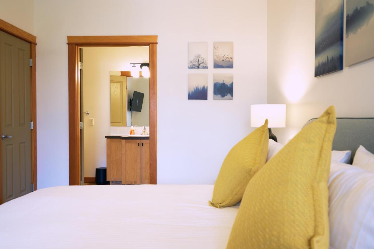 Апартаменты Mtn View Escape With King Size Bed With Outdoor Pool - Banff Pass Included! Канмор Экстерьер фото
